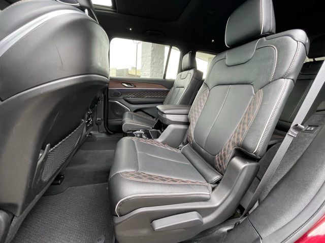 Used 2024 Jeep Grand Cherokee L Summit w/ High Altitude Package AWD/4WD image 22