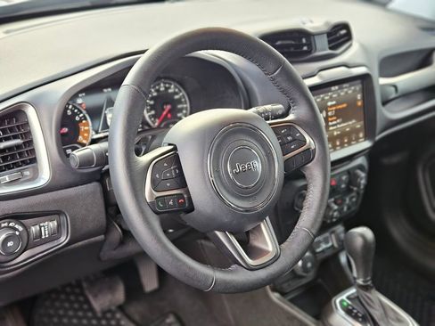 Used 2022 Jeep Renegade Latitude w/ Convenience Group image 17