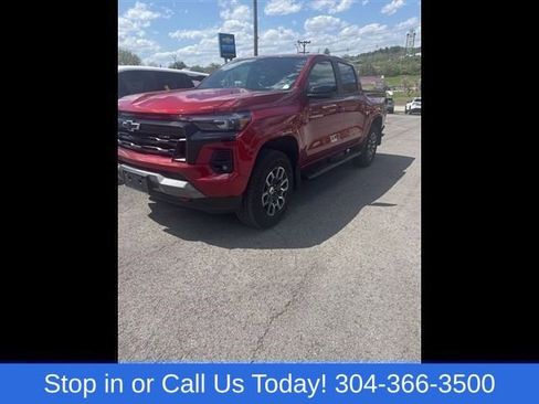 Used 2024 Chevrolet Colorado Z71 w/ Z71 Convenience Package 2 AWD/4WD image 3
