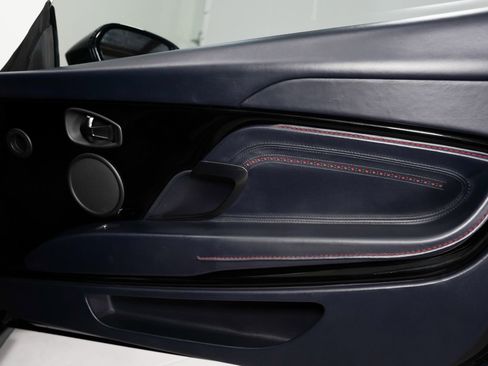 Used 2018 Aston Martin DB11 V12 image 30