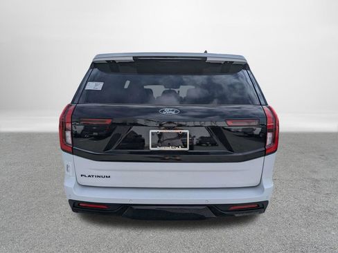 New 2026 Ford Expedition Platinum image 4