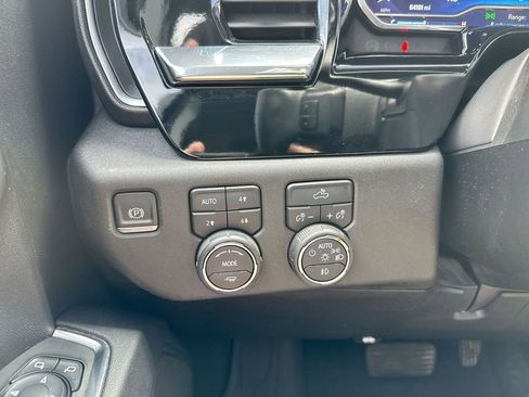 Used 2024 Chevrolet Silverado 1500 RST w/ Z71 Off-Road Package image 18