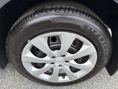 Used 2025 Toyota Corolla LE image 32