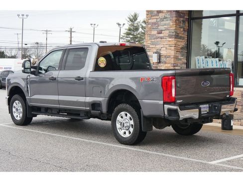 Used 2023 Ford F250 XLT w/ FX4 Off-Road Package image 5