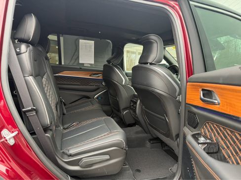 Used 2025 Jeep Grand Cherokee L Summit image 19