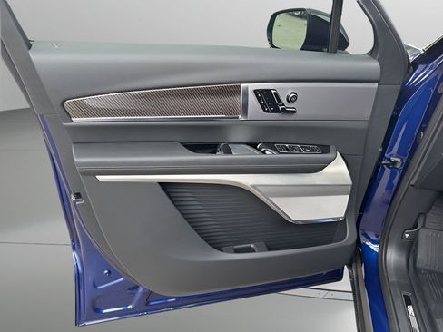 New 2026 Cadillac Vistiq Sport w/ LPO, Floor Liner Package image 15
