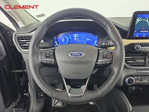 Certified 2022 Ford Escape Titanium w/ Titanium Elite Package image 15