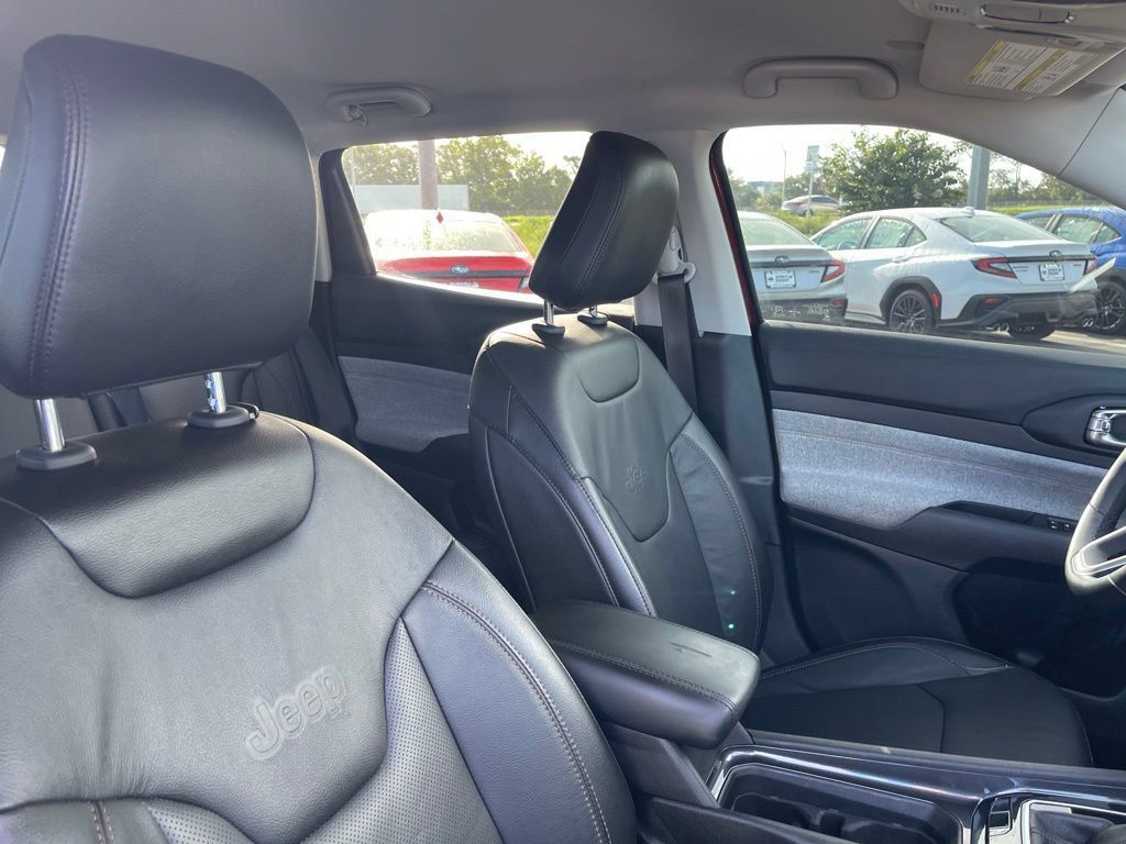 Used 2022 Jeep Compass Latitude AWD/4WD image 38