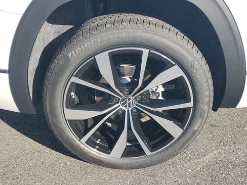 New 2026 Volkswagen Atlas SEL Premium R-Line AWD/4WD image 5