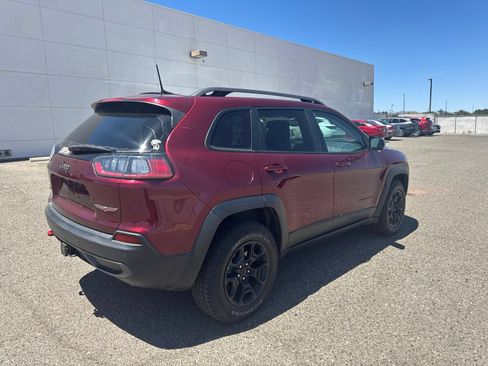 Used 2021 Jeep Cherokee Trailhawk w/ Technology Group AWD/4WD image 5