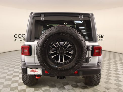 Used 2024 Jeep Wrangler Unlimited Rubicon w/ XTREMEE 35" Tire Package image 22