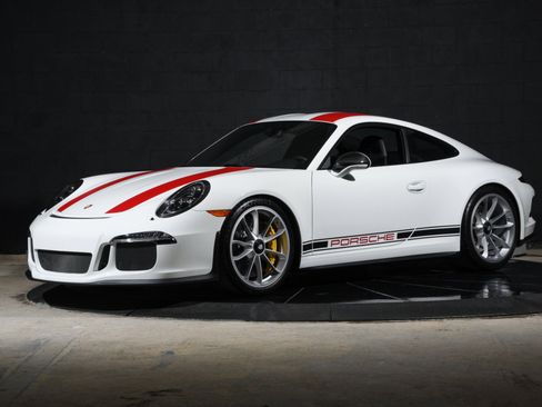 Used 2016 Porsche 911 R RWD image 8