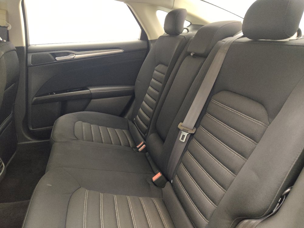 Used 2014 Ford Fusion SE FWD image 18