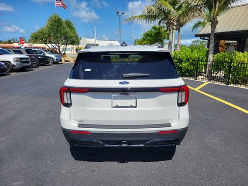 Used 2025 Ford Explorer ST-Line w/ Premium Package RWD image 7