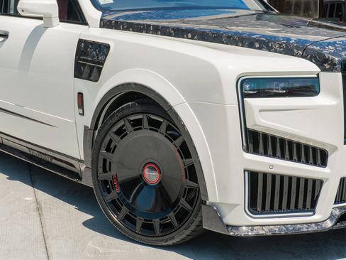 Used 2026 Rolls-Royce Cullinan AWD/4WD image 42