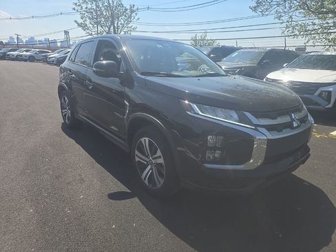 Used 2025 Mitsubishi Outlander Sport SE AWD/4WD image 3