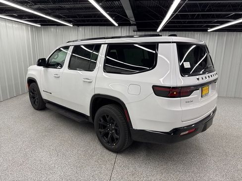 Used 2025 Jeep Wagoneer Series II w/ Convenience Group I image 3