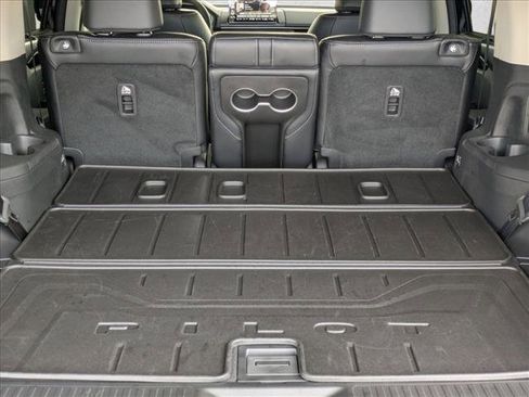 Used 2025 Honda Pilot EX-L image 6