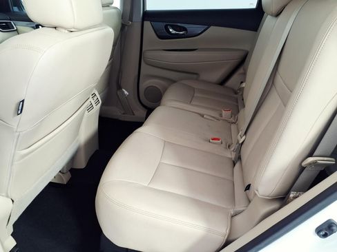 Used 2016 Nissan Rogue SL FWD image 12