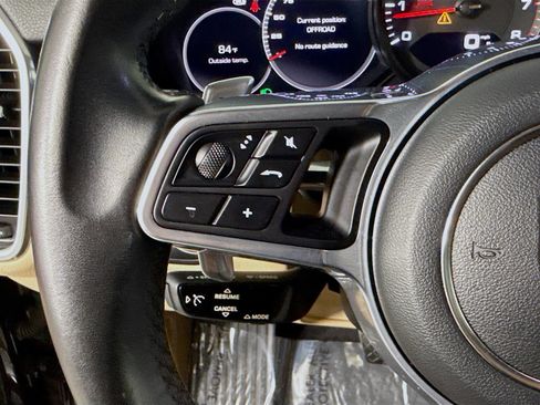 Used 2020 Porsche Cayenne Base image 11