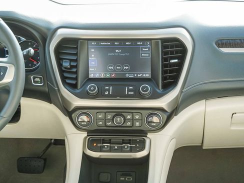 Used 2023 GMC Acadia Denali w/ Denali Technology Package AWD/4WD image 15