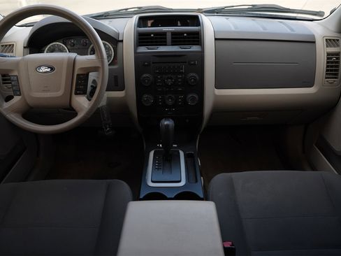 Used 2011 Ford Escape XLS w/ 101A Rapid Spec Order Code image 7
