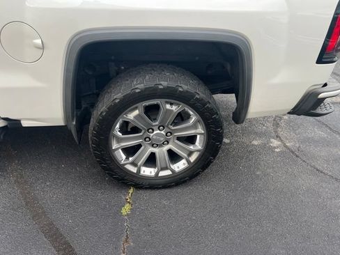 Used 2018 GMC Sierra 1500 Denali w/ Denali Ultimate Package AWD/4WD image 16