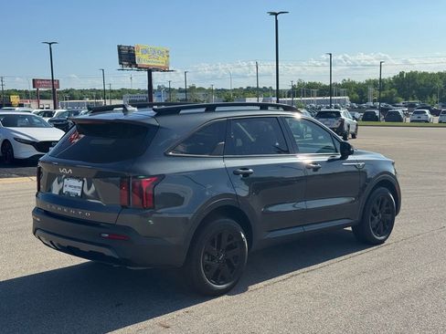 Used 2022 Kia Sorento S AWD/4WD image 5