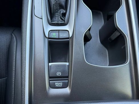 Used 2018 Honda Accord Sport image 23