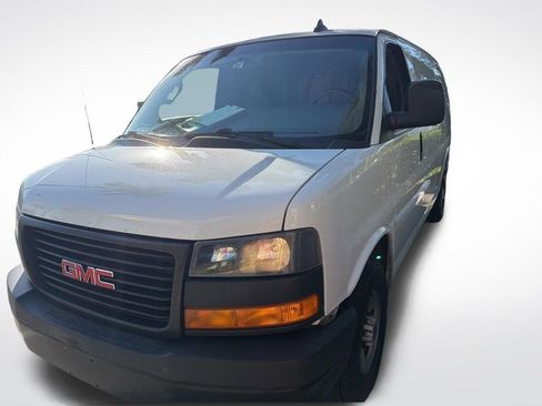 Used 2018 GMC Savana 2500 RWD image 4