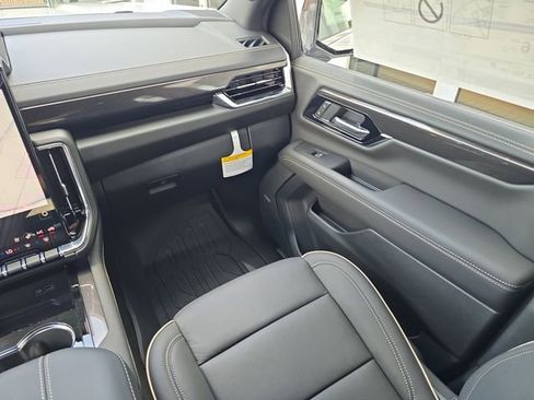 New 2026 GMC Yukon XL Elevation w/ Elevation Premium Package AWD/4WD image 14
