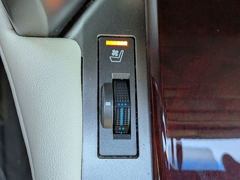 Used 2017 Lexus GX 460 image 24