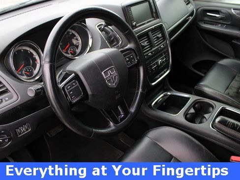 Used 2016 Dodge Grand Caravan SXT image 2