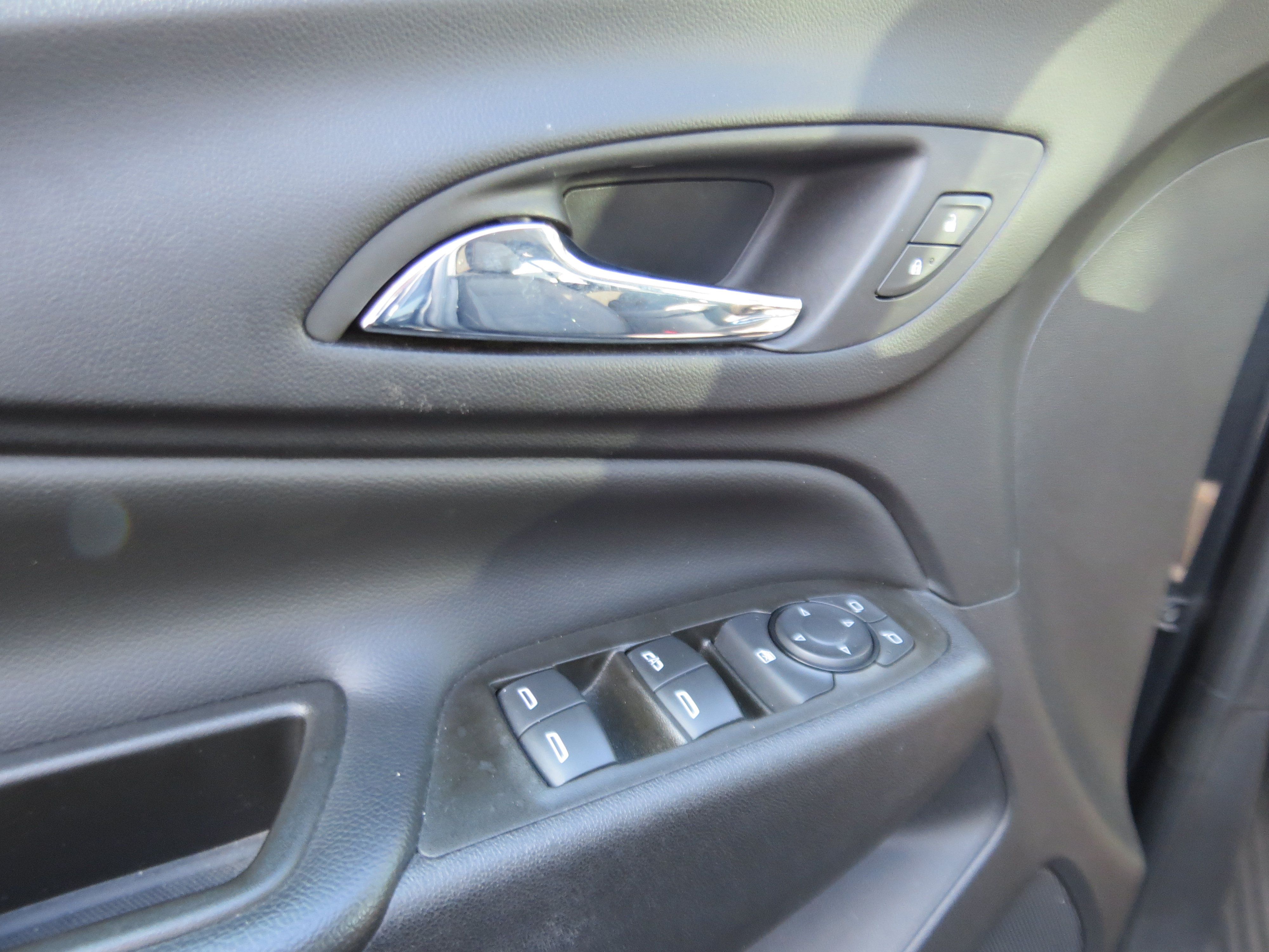 Used 2023 Chevrolet Equinox LT FWD image 13