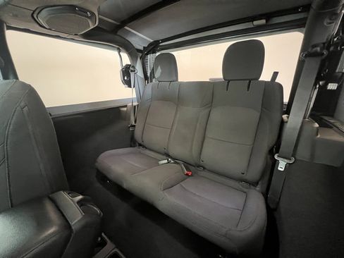 Used 2022 Jeep Wrangler Willys image 5