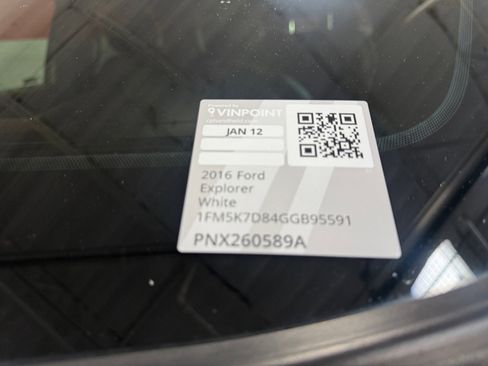 Used 2016 Ford Explorer XLT w/ Equipment Group 202A image 24