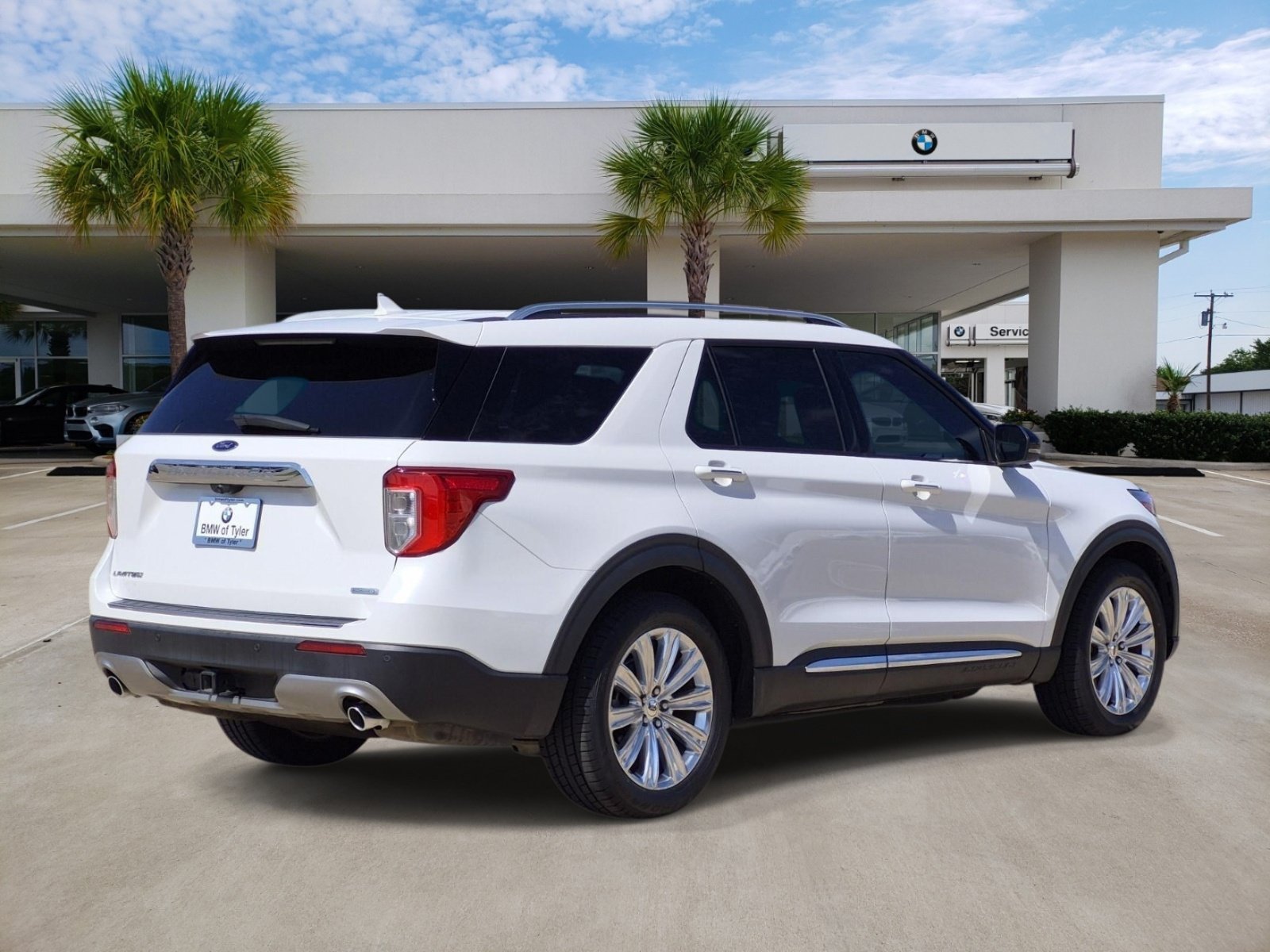 Used 2020 Ford Explorer Limited w/ Class III Trailer Tow Package RWD image 6