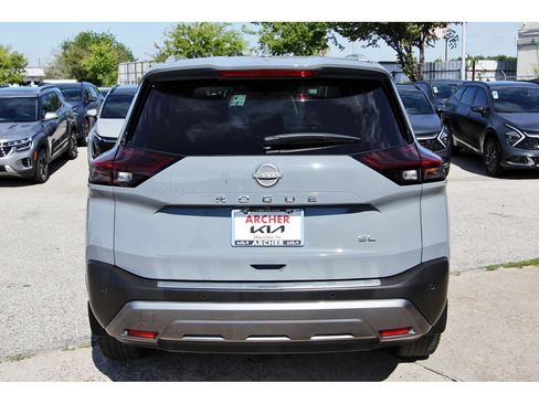Used 2022 Nissan Rogue SL w/ SL Premium Package image 6