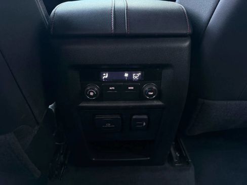 Used 2023 Chevrolet Traverse RS AWD/4WD image 21