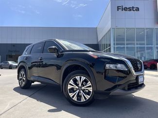 Used 2023 Nissan Rogue SV image 1