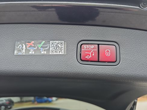 Certified 2025 Mercedes-Benz GLC 300 4MATIC image 15