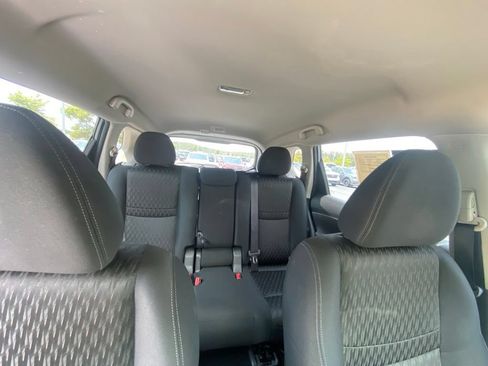 Used 2018 Nissan Rogue S FWD image 29