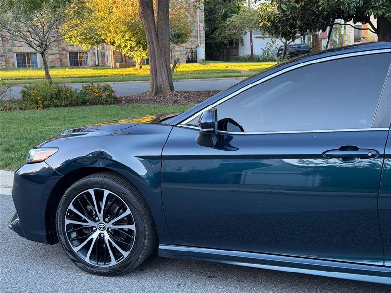 Used 2020 Toyota Camry SE FWD image 14