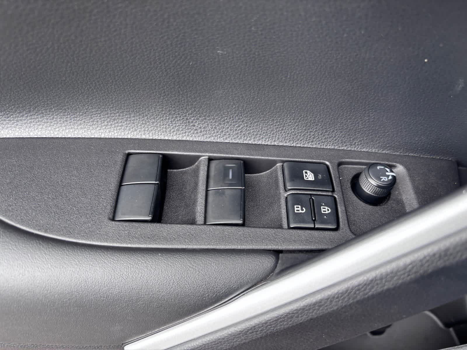 Used 2026 Toyota Corolla Cross AWD Hybrid w/ Cold Weather Package image 21