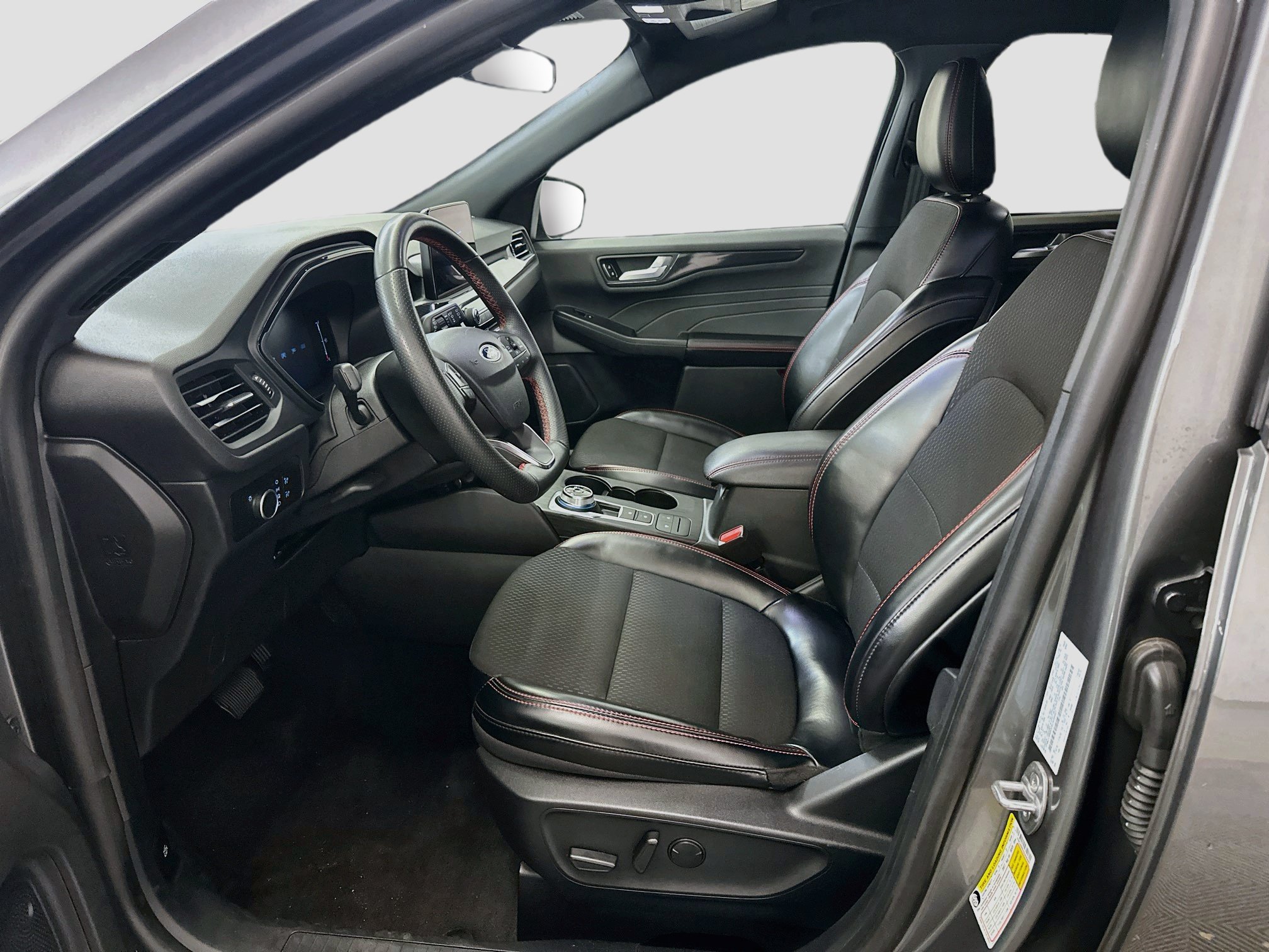 Used 2025 Ford Escape ST-Line AWD/4WD image 13