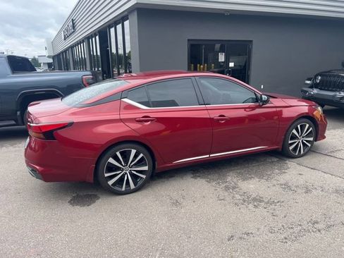 Used 2021 Nissan Altima 2.5 SR w/ SR Premium Package FWD image 3