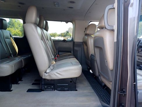 Used 2012 Nissan NV 3500 SL w/ Technology Pkg image 32