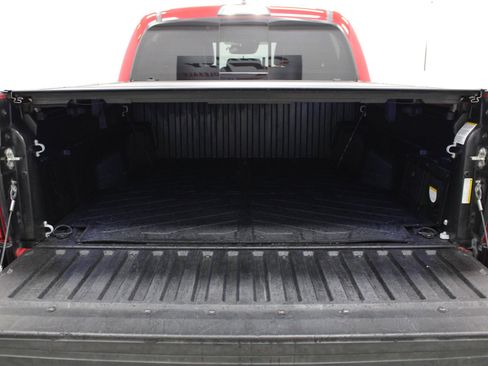 Used 2019 Toyota Tacoma TRD Off-Road image 17