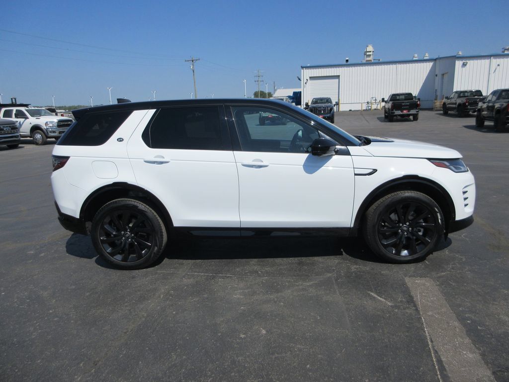 Used 2025 Land Rover Discovery Sport Dynamic SE AWD/4WD image 4