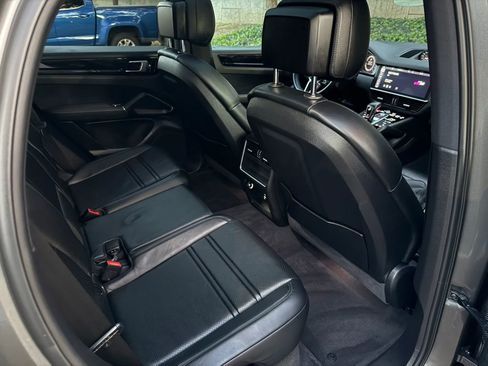 Used 2020 Porsche Cayenne S w/ Premium Package image 48